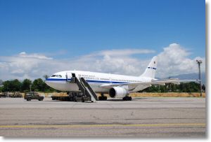 Airbus A-310 FAeB-CA-02-Douchanbe-26mai2008-DSC_0056.jpg